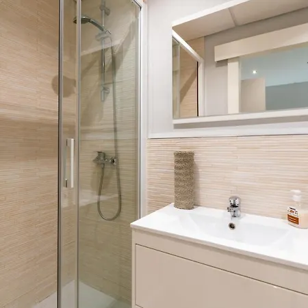 Behouse Reyes Catolicos Apartment *
