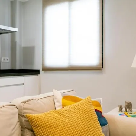 Behouse Reyes Catolicos Apartment