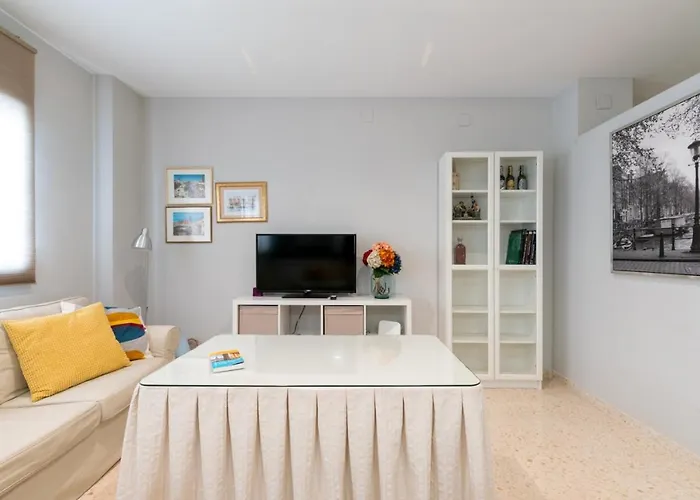 Behouse Reyes Catolicos Apartament